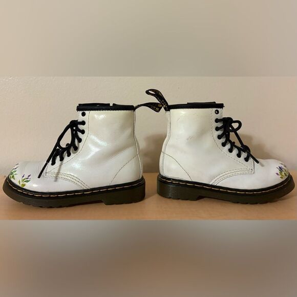 Toddler Dr. Marten White Patent Leather Boots with Hand Painted Flowers US 9 - Picture 5 of 9